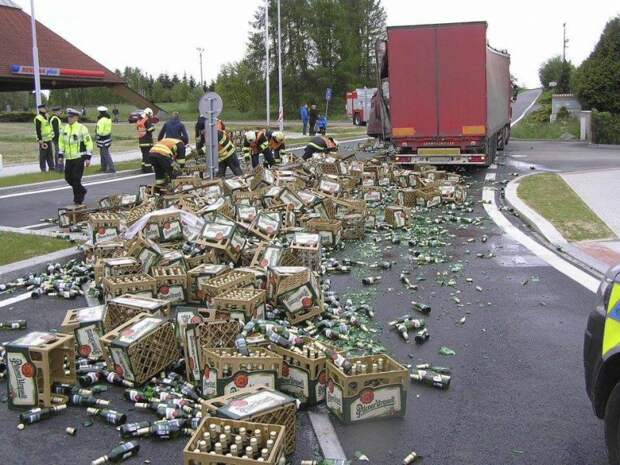 Трагедия с полным кузовом пива авария, дтп, пиво