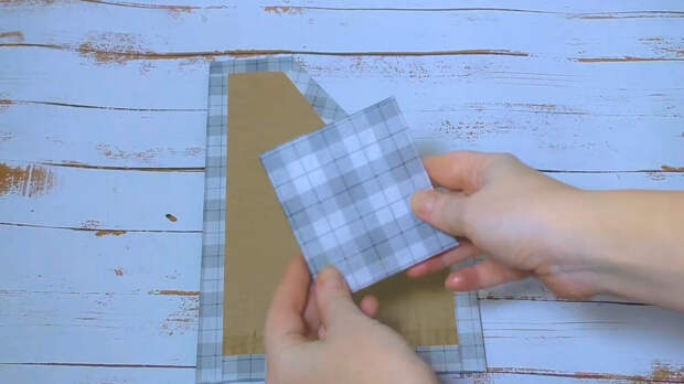 Применила упаковочную бумагу и старый гофрированный картон. чтобы сделать функциональные органайзеры для дома.