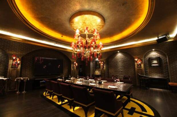 Мебель и детали интерьера Buddha-Bar созданы мастерами ProninCraft