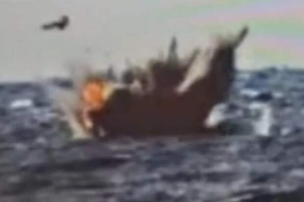 Появились кадры уничтожения безэкипажного катера ВСУ в Черном море