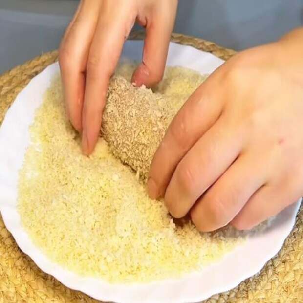 Готовлю на праздник вместо котлет. Куриные пальчики с начинкой — сочные внутри, хрустящие с наружи!