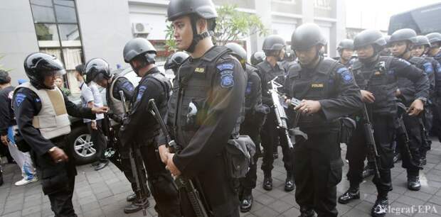 Двойной теракт в Джакарте: «Джемаа Ансухарут Дауля» продолжает убивать полицейских