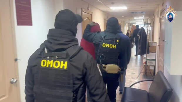 Замначальника полиции Красноярска задержали за крупную взятку и мошенничество