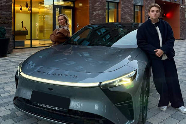 Сын Полины Гагариной похвастался машиной более чем за 6 миллионов рублей