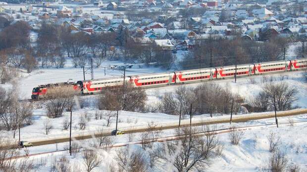 Двухэтажные поезда стали курсировать из Петербурга в два раза чаще