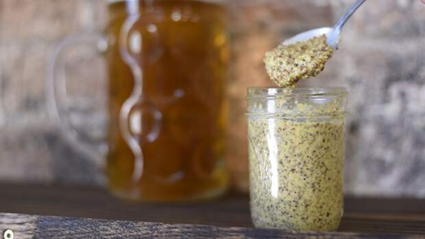 Садоводам на заметку: горчичный порошок избавит от многих проблем в огороде