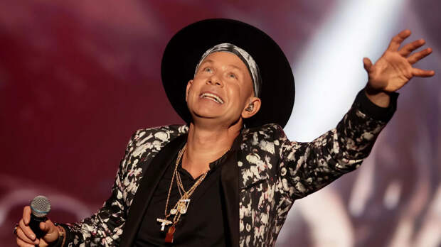 Митя Фомин упал со сцены