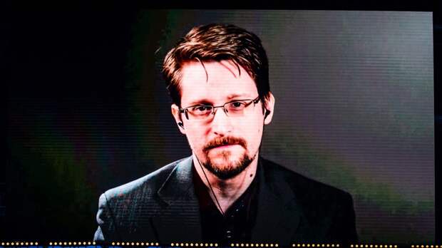 "Плохой знак для Байдена": Эдвард Сноуден сделал намёк Белому дому