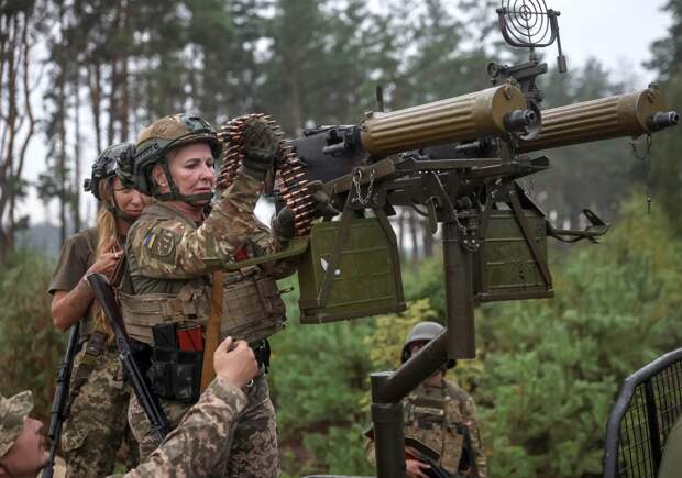 В ВСУ прокомментировали плакаты с призывами к женщинам идти в армию
