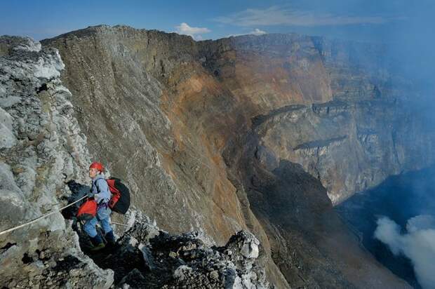 Кратер вулкана Nyiragongo (28 фото)