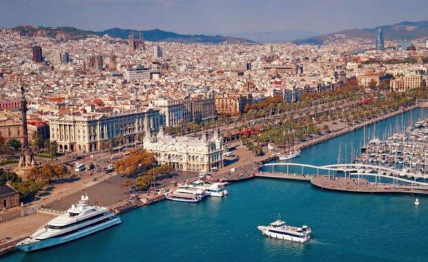Самый богатый город Испании и сердце Каталонии, где испанские традиции смешиваются с шармом недалекой Франции.