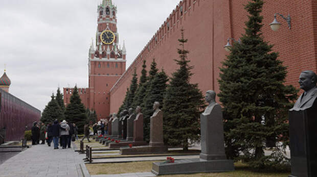 Украинский след у Кремлевской стены. Гражданская война за память продолжается. Владимир Скачко