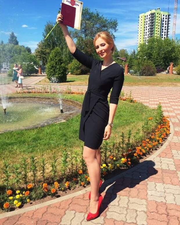 Выпускницы 2018 года делятся своими снимками в социальных сетях Выпускницы 2018 года делятся своими снимками в социальных сетях
