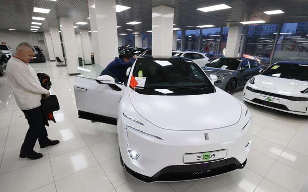 «Китайцы» теряют рынок: какие машины теперь покупают россияне