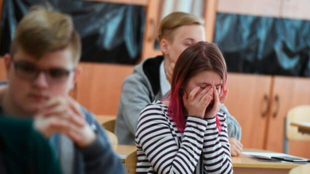 Психолог Морозова: родителям нужно помочь детям пережить стресс из-за экзаменов
