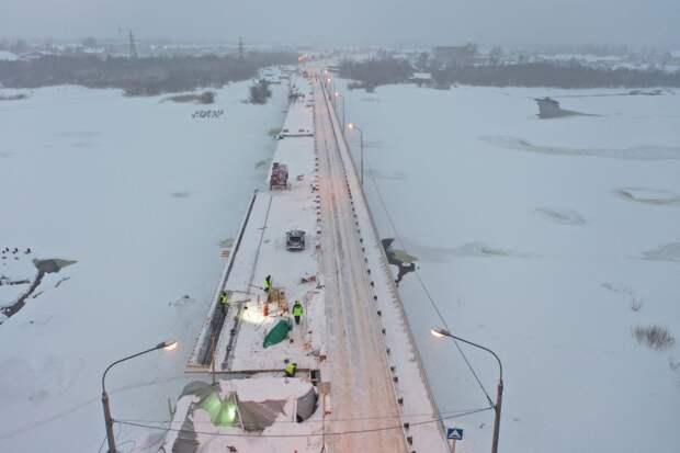 В Каргопольском округе продолжается капремонт моста через реку Онегу