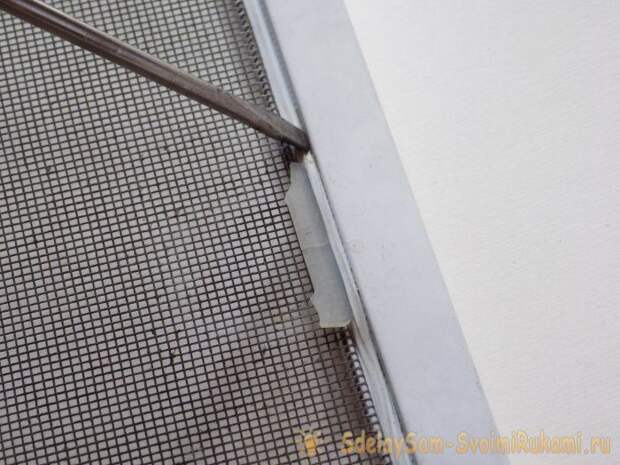 Как быстро заменить ручки на москитной сетке
