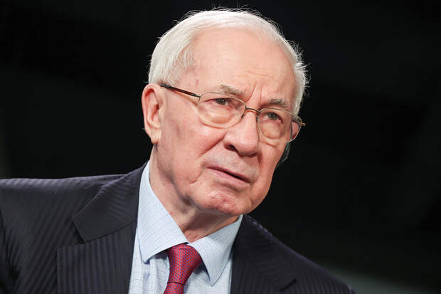 Азаров раскрывает: бюджет Украины на 2026 год недосчитается около 50 миллиардов долларов