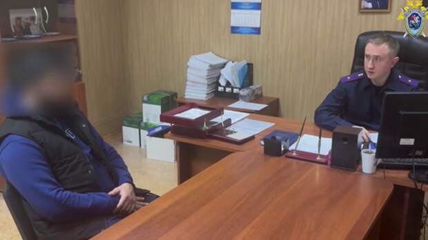 Быстро потребовали переводчика. 2 товарища с бородами решили удерживать ветерана