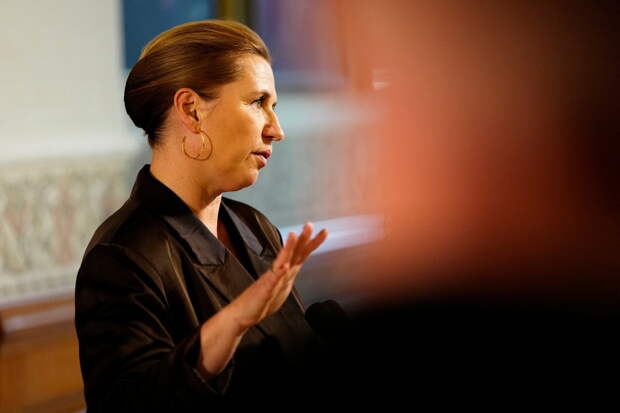 Премьер Дании призвала «развязать руки» Украине для ударов по России