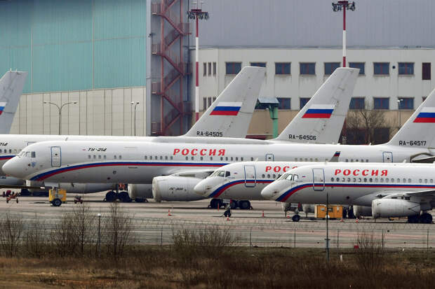 Более 50 вылетов и прилетов задержано во "Внуково" и "Шереметьево"