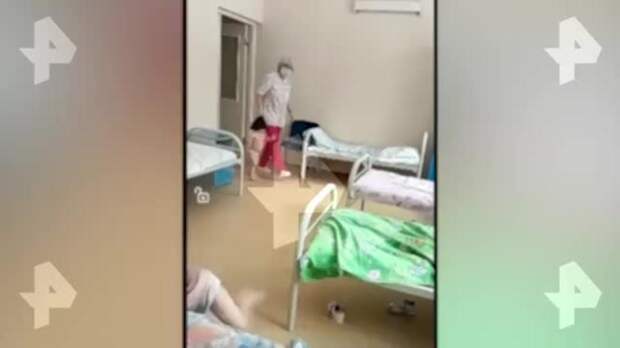 Дело возбудили против медсестры, которая таскала ребенка за волосы
