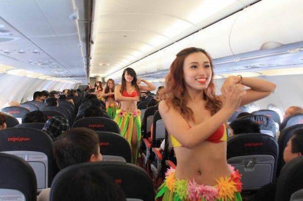 Вьетнамские авиалинии сняли со стюардесс все, кроме бикини   авиалинии, вьетнам, стюардессы