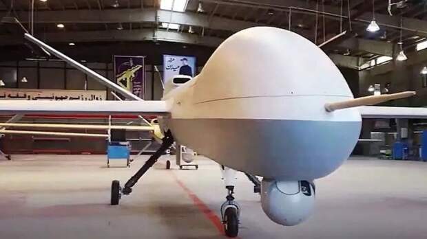 Американская АУГ пытается сбежать от иранского дрона, уходя за радиус действия