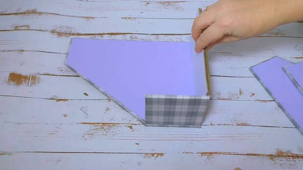 Применила упаковочную бумагу и старый гофрированный картон. чтобы сделать функциональные органайзеры для дома.