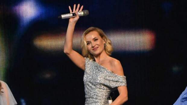 «Кожа да кости»: Полину Гагарину накрыло волной хейта из-за снимков в бикини