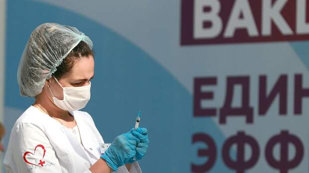 Между привившимися москвичами разыграли еще пять автомобилей 