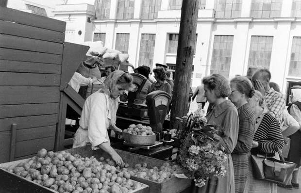 Интересная подборка ретро фотографий, снятых в далеких 1960-х годах 