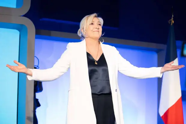 Марин Ле Пен признала поражение на выборах президента Франции