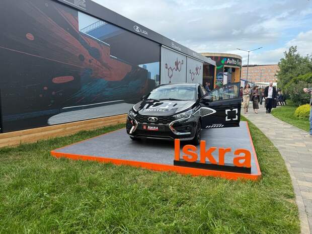 Петербургский автозавод возобновил производство Lada Iskra