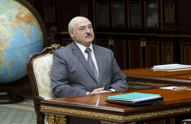 Лукашенко заявил о «вякающих из-под забора» прибалтах