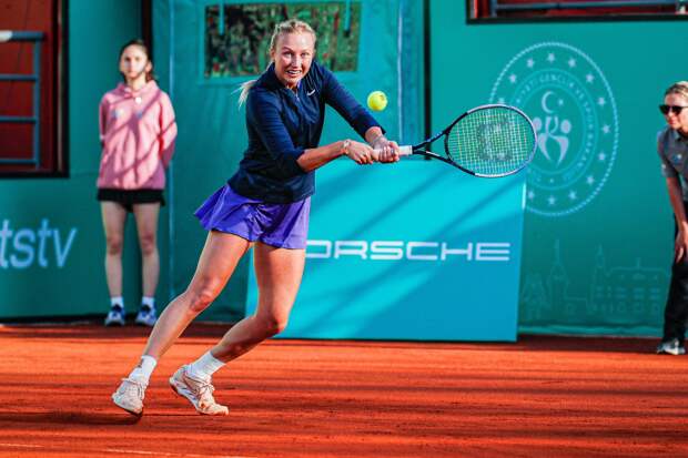 Потапова обыграла Самсонову и пробилась во второй круг турнира в Штутгарте