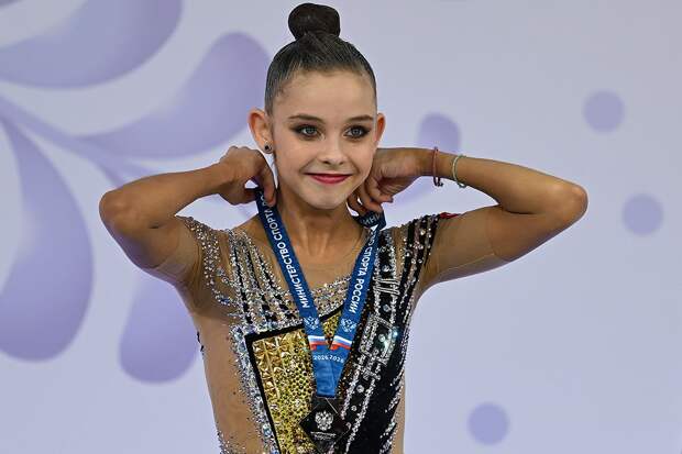 Киев требует наказать российскую гимнастку, не повернувшуюся к флагам на Кубке мира