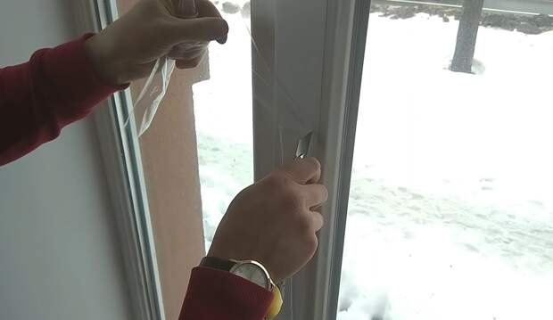 Пищевая пленка на окнах