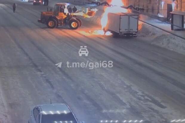 Ночью в центре Тамбова загорелась "ГАЗель"