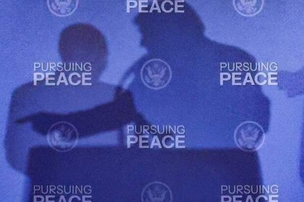 Азаров: США начали лучше воспринимать российские условия мира по Украине