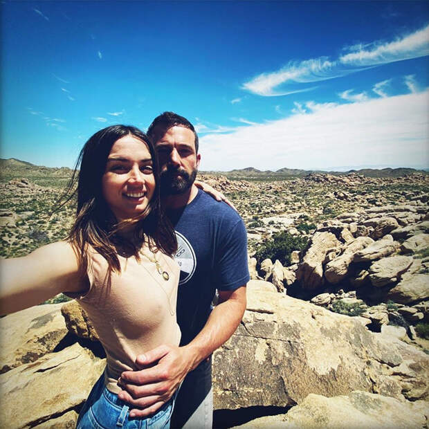 Бен Аффлек с возлюбленной Аной ди Армас