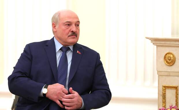 Лукашенко заявил о роли России в "водоразделе" между Востоком и Западом