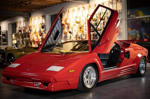Редкий юбилейный Lamborghini Countach с минимальным пробегом