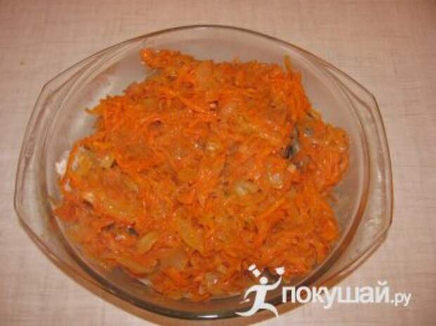 Хек тушенный с овощами