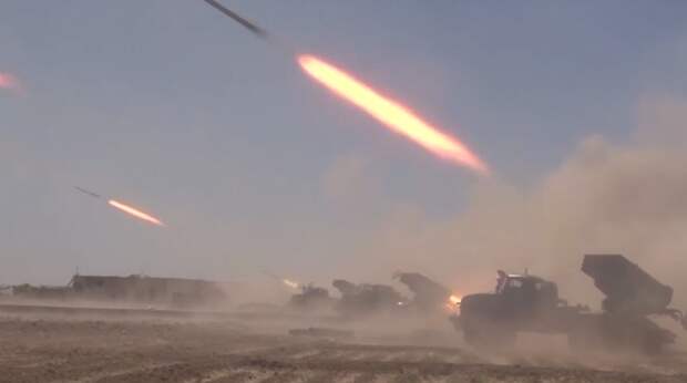 Сирийские войска провели масштабные учения при поддержке ВКС Сирийские войска провели масштабные учения при поддержке ВКС