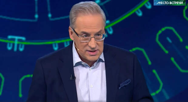 Известного телеведущего Норкина раскрыли в шоу «Маска»