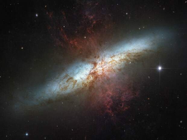 15124 Большое фотопутешествие в космос с телескопом Хаббл