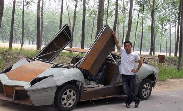 11. над головами пилотов. Умелец из провинции Цзянсу построил свою собственную "Lamborghini". 28-лений Ван Цзянь обожал автомобили с детства, а в 16 лет пошел учиться на автомеханика. После работы в автосалоне в течении 10 лет Ван открыл свой собственный бизнес. 
