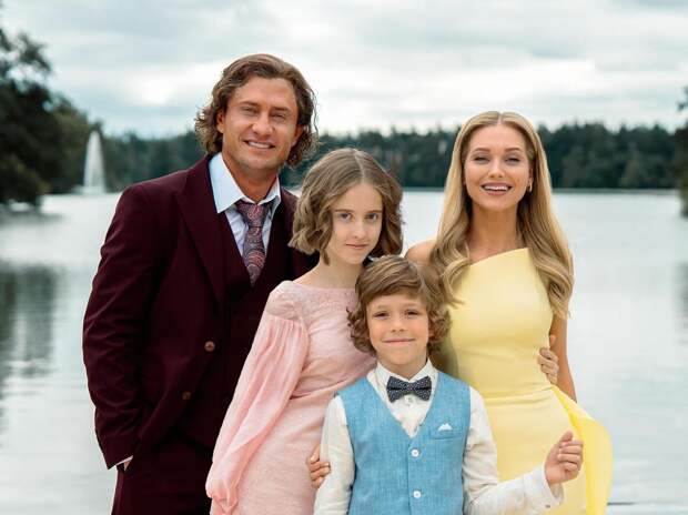 Мажоры Прилучный и Асмус, Бикович в образе Петра I: тизер фильма «Холоп 3»