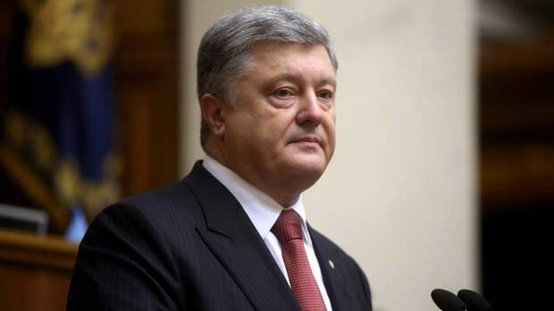 Политологи уверены, что Порошенко вернется в Киев только с разрешения США